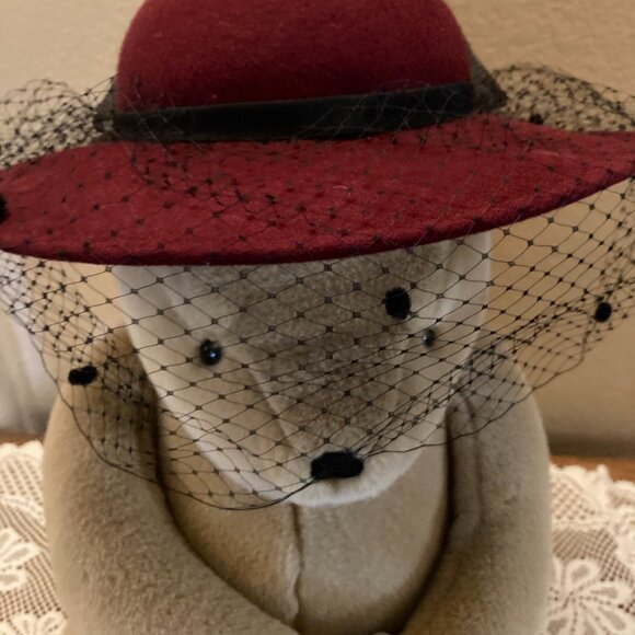 VINTAGE WOMEN'S FELTED WOOL HAT W/BLACK FACE NET, ORGANDY BOW - Picture 6 of 11